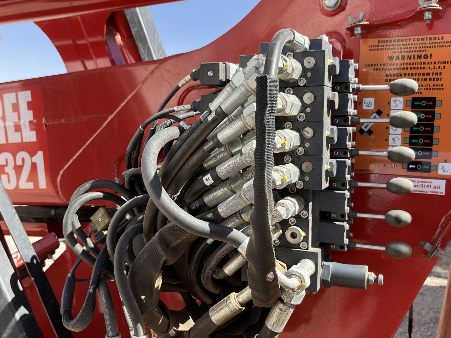 ./imagenes/INVOICE/2019/18006/PLATAFORMA ARTICULADA CMC S25 (27).JPG